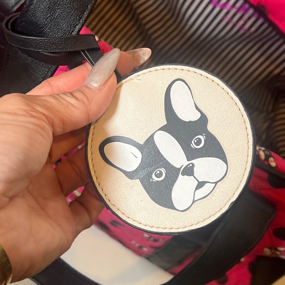 Large Betsy Johnson duffel bag- great condition inside & out. Rare find! Cuuute! - Picture 7 of 17